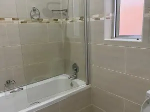 Townhouse/Complex/Cluster to Rent in Greendale North