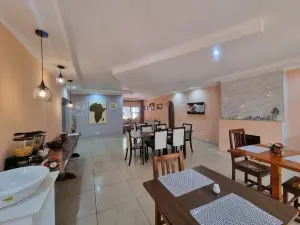 Commercial Property to Rent in Emerald Hill