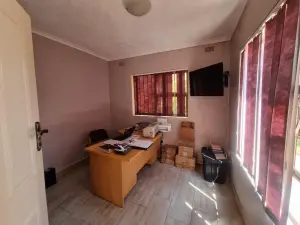 Commercial Property to Rent in Emerald Hill