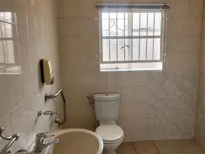 3 Bedroom House to Rent in Alexandra Park