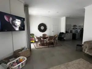 3 Bedroom House to Rent in Arlington