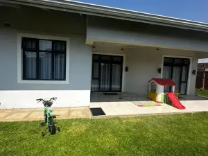 3 Bedroom House to Rent in Arlington