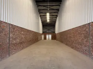 Commercial Property to Rent in Waterfalls