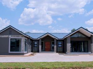 Townhouse/Complex/Cluster for Sale