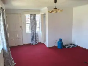 6 Bedroom House to Rent in Borrowdale West