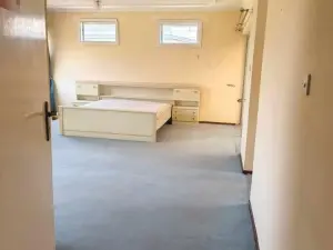 6 Bedroom House to Rent in Borrowdale West