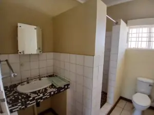 Townhouse/Complex/Cluster to Rent in Avondale West