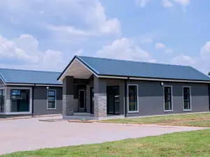 Townhouse/Complex/Cluster to Rent in Glen Lorne