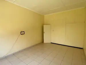 4 Bedroom Cottage/Garden Flat to Rent in Strathaven