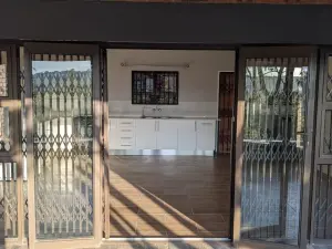2 Bedroom Cottage/Garden Flat to Rent in Glen Lorne
