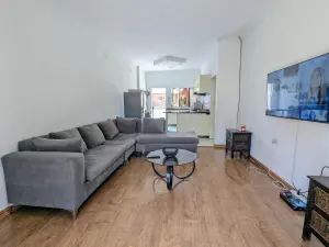Townhouse/Complex/Cluster to Rent in Newlands