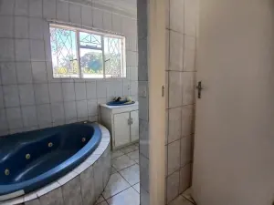 4 Bedroom House to Rent in Alexandra Park