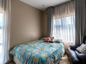 3 Bedroom Cottage/Garden Flat to Rent in Borrowdale West