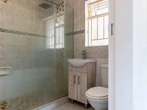 4 Bedroom House to Rent in Northwood