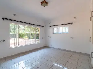 4 Bedroom House to Rent in Northwood