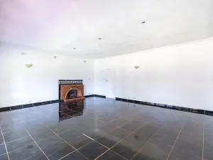 4 Bedroom House to Rent in Northwood