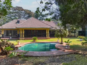 4 Bedroom House to Rent in Northwood