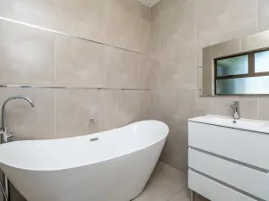 5 Bedroom House to Rent in Glen Lorne