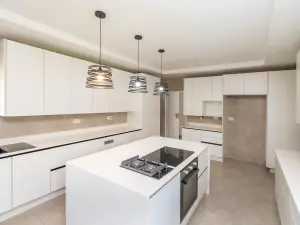 5 Bedroom House to Rent in Glen Lorne