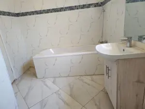 Commercial Property to Rent in Newlands