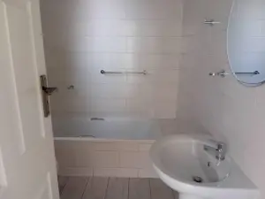 3 Bedroom House to Rent in Greendale North