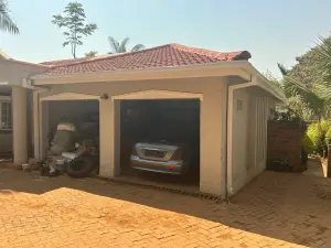 6 Bedroom House to Rent in Borrowdale Brooke
