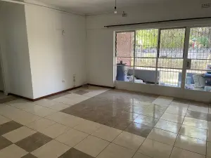 Flat/Apartment to Rent in Hillside