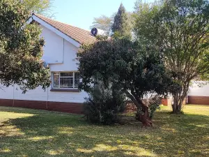 4 Bedroom House to Rent in Alexandra Park