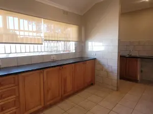 4 Bedroom House to Rent in Alexandra Park