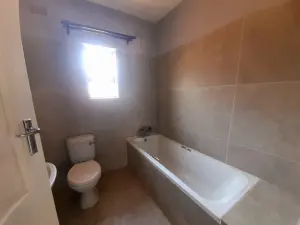 Flat/Apartment to Rent in Bluff Hill