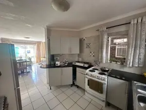 3 Bedroom Cottage/Garden Flat to Rent in Avondale