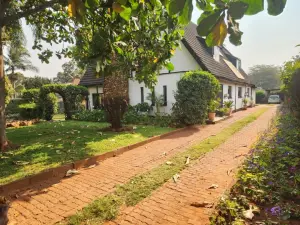 4 Bedroom House to Rent in Hillside
