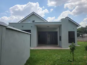 Flat/Apartment to Rent in Borrowdale West