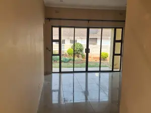 Townhouse/Complex/Cluster to Rent in Kamfinsa