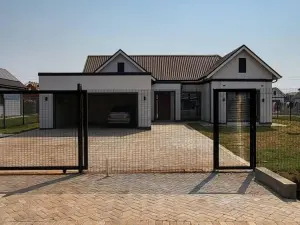 Townhouse/Complex/Cluster to Rent in Fairview
