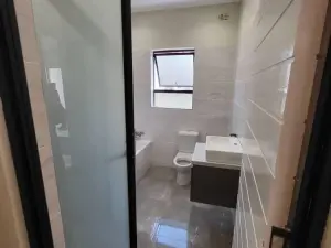 Townhouse/Complex/Cluster to Rent in Fairview