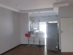 Flat/Apartment to Rent in Avondale
