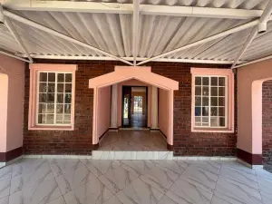 Commercial Property to Rent in Newlands