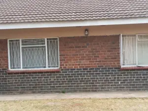 3 Bedroom House to Rent in Meyrick Park