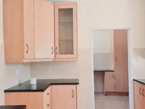 Townhouse/Complex/Cluster to Rent in Newlands
