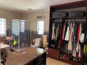 5 Bedroom House to Rent in Alexandra Park