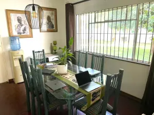 5 Bedroom House to Rent in Alexandra Park