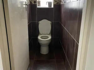 5 Bedroom House to Rent in Alexandra Park