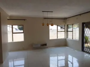 Townhouse/Complex/Cluster to Rent in Newlands