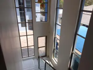 Townhouse/Complex/Cluster to Rent in Newlands