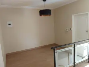 Townhouse/Complex/Cluster to Rent in Newlands
