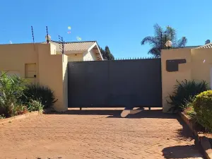 Townhouse/Complex/Cluster to Rent
