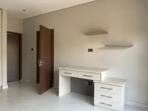 Townhouse/Complex/Cluster to Rent in Ashbrittle
