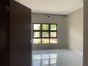 Townhouse/Complex/Cluster to Rent in Ashbrittle