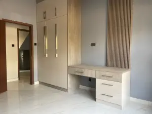 Townhouse/Complex/Cluster to Rent in Ashbrittle